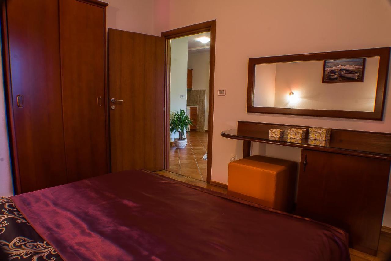 Dmm Apartments Tivat Luaran gambar