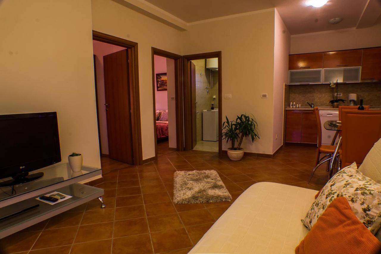 Dmm Apartments Tivat Luaran gambar