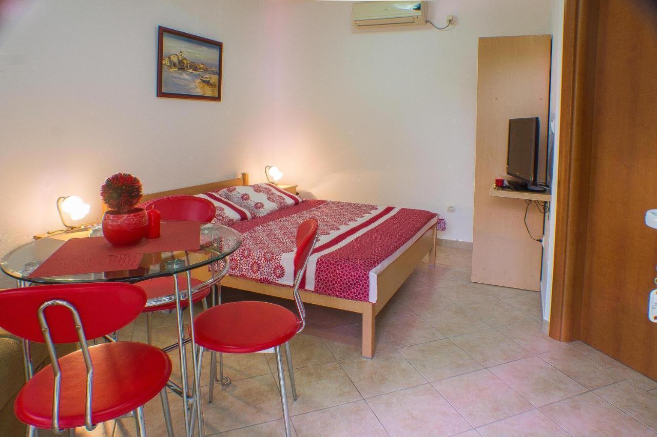 Dmm Apartments Tivat Luaran gambar