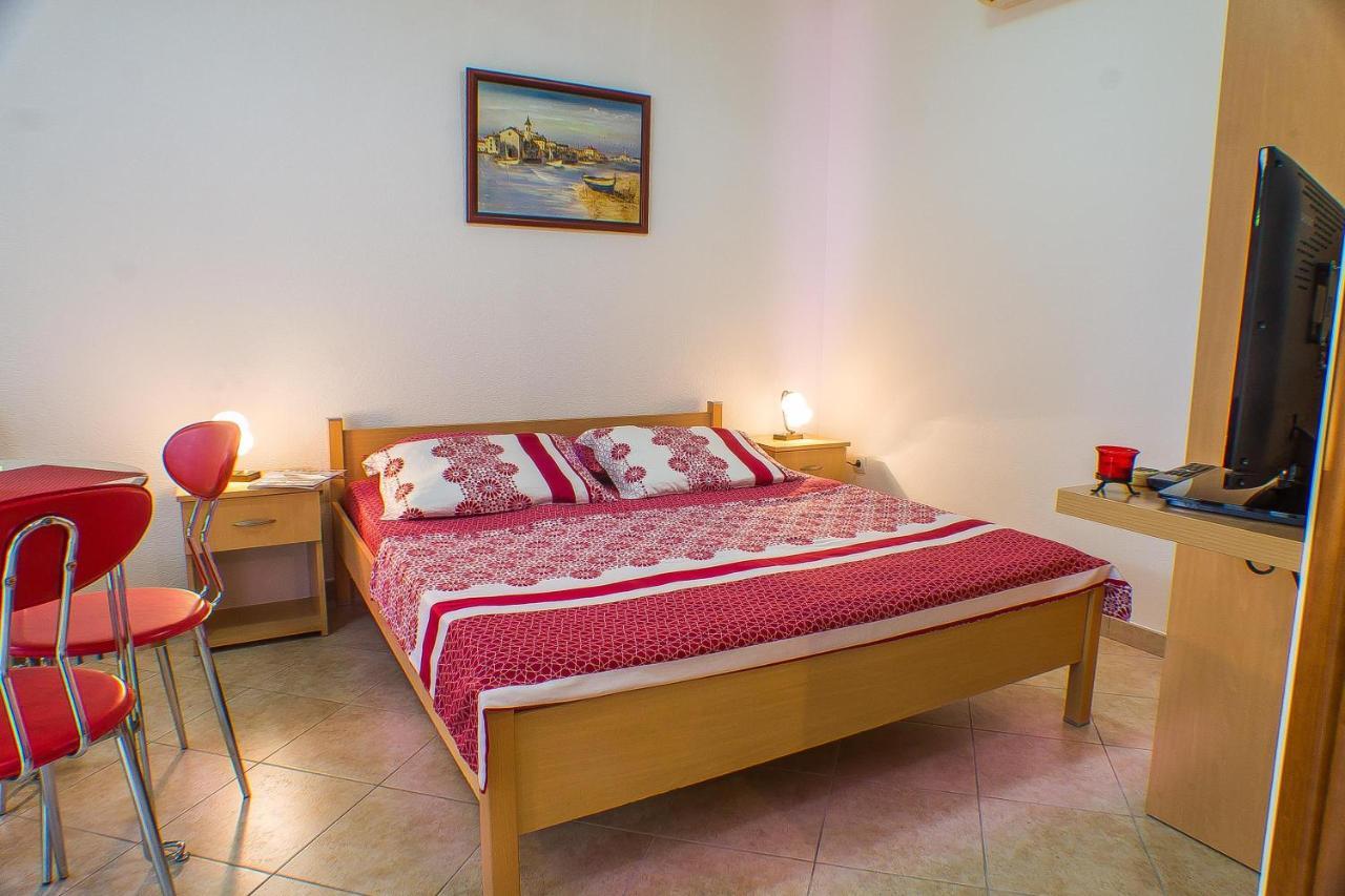 Dmm Apartments Tivat Luaran gambar