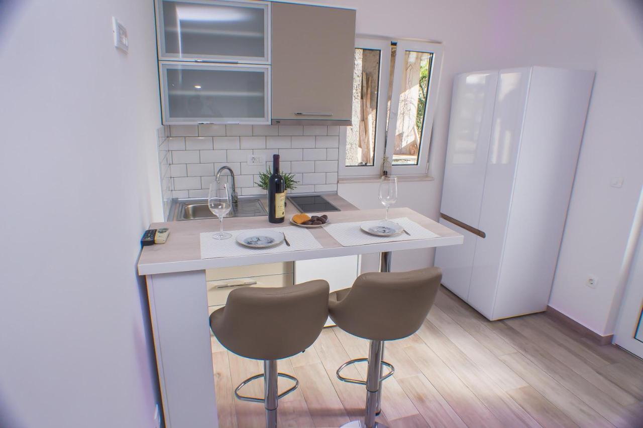 Dmm Apartments Tivat Luaran gambar