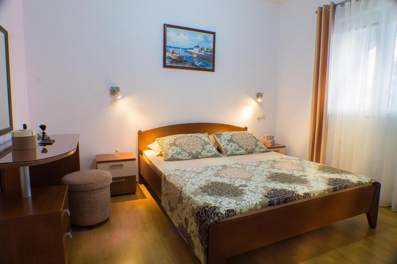 Dmm Apartments Tivat Luaran gambar