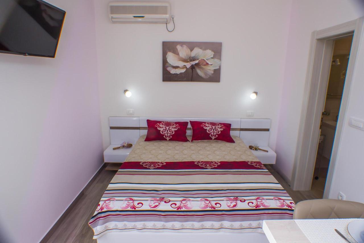 Dmm Apartments Tivat Luaran gambar