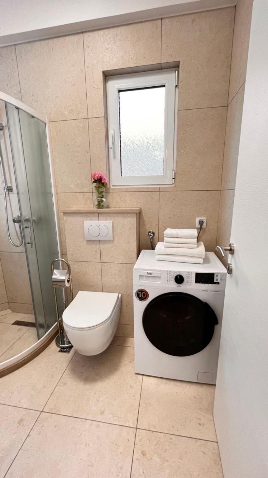 Dmm Apartments Tivat Luaran gambar