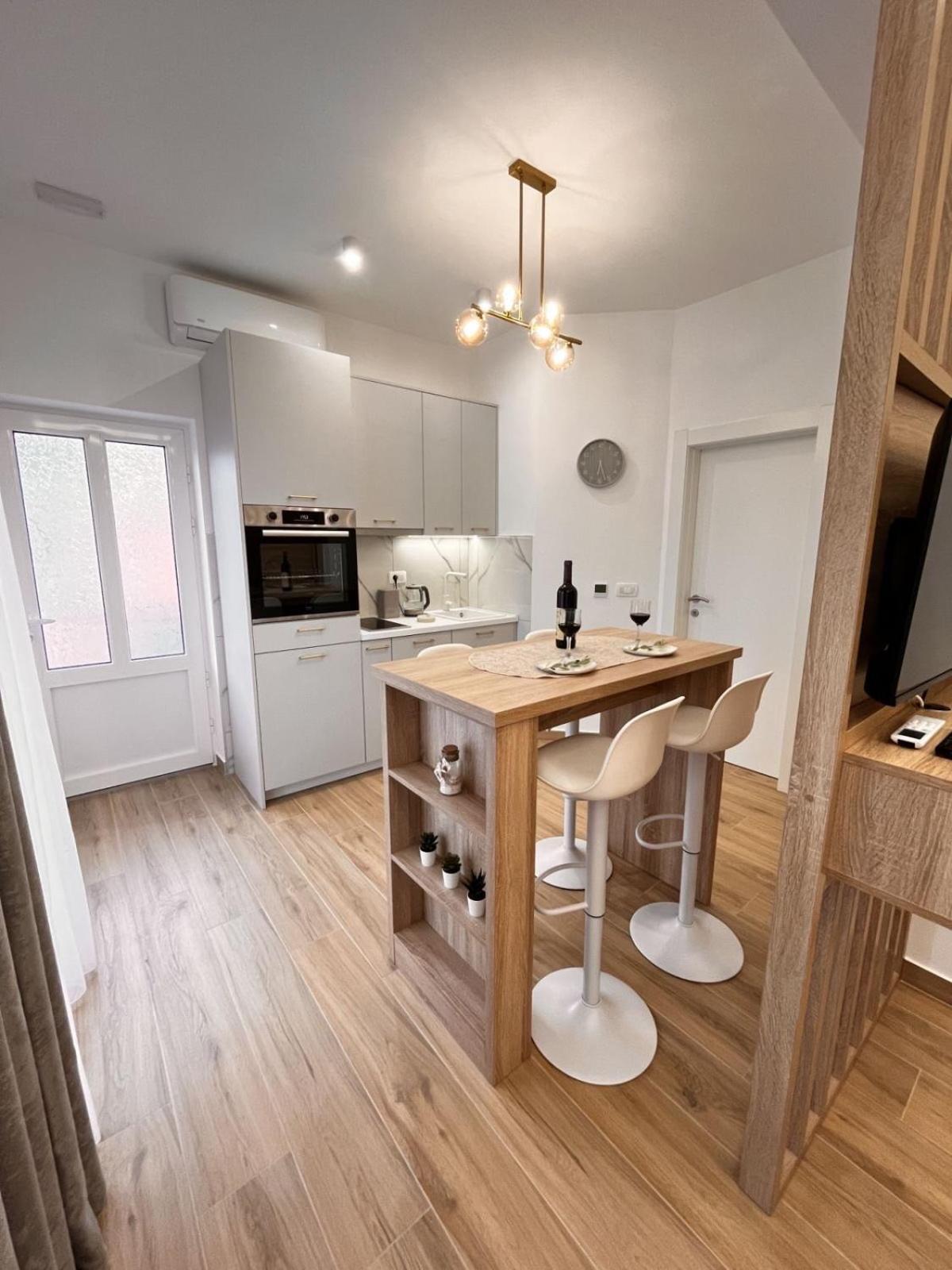 Dmm Apartments Tivat Luaran gambar